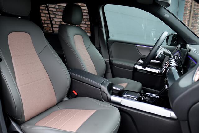 Mercedes-Benz EQB 300 4MATIC Luxury Line 67 kWh | Dodehoekassistent | Nightpakket | Surround Camera | Vario-achterbank | Apple Carplay/Android Auto | High Perf. LED | Zitcomfortpakket | Stoelverwarming |