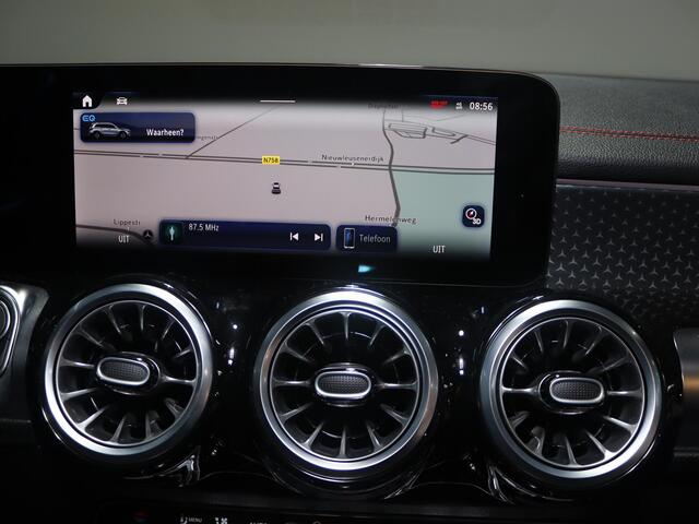 Mercedes-Benz EQB 250+ AMG Line 71 kWh | Premium Pakket | Panorama-schuifdak | Nightpakket | Parkeerpakket met 360-Camera | Apple Carplay/Android Auto |