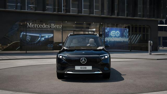 Mercedes-Benz EQB 250+ Business Solution Luxury 71 kWh | Trekhaak | Parkeerpakket met achteruitrijcamera | EASY PACK achterklep | Dodehoekassistent | Extra USB-poorten | Verwarmde stoelen vooraan | Spiegelpakket | Sfeerverlichting |