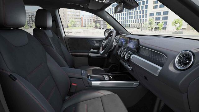 Mercedes-Benz EQB 250+ Business Solution AMG 71 kWh | Panoramadak | Trekhaak | Burmester | Memory stoelen | Head-up display | Sfeerverlichting | Winter pakket |