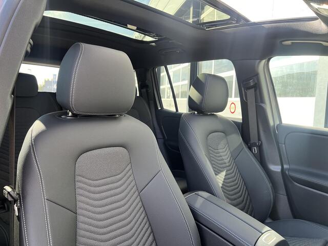 Mercedes-Benz EQB 250+ Business LIMITED | Panoramadak | Derde Zitrij | DISTRONIC Afstandsassistent | Dodehoekassistent | Privacy Glas Achter | Apple CarPlay | Android Auto | Sfeerverlichting | Stoelverwarming | Achteruitrijcamera | Elektrische Achterklep