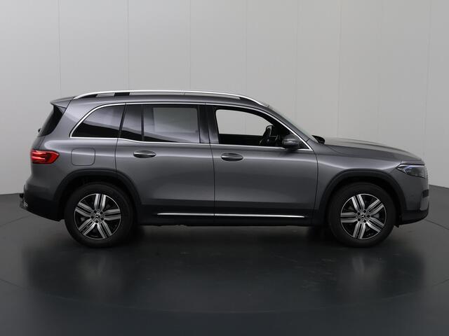 Mercedes-Benz EQB 250+ Luxury Line 71 kWh | Achteruitrijcamera | Panoramaschuifdak | DAB + | Stoelverwarming | Keyless go |