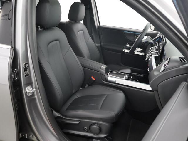Mercedes-Benz EQB 250+ Luxury Line 71 kWh | Achteruitrijcamera | Panoramaschuifdak | DAB + | Stoelverwarming | Keyless go |