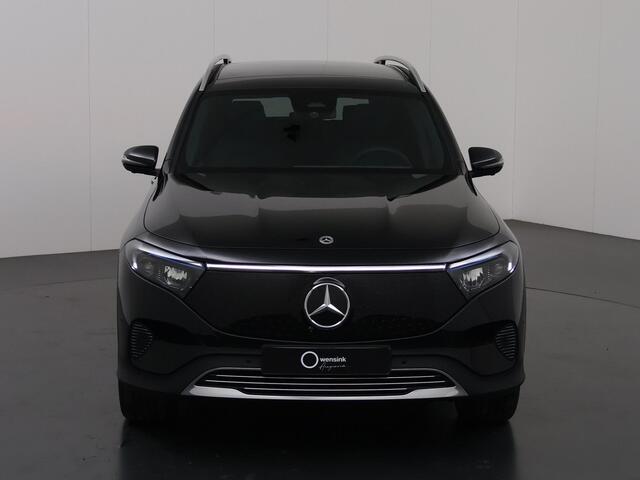 Mercedes-Benz EQB 250+ Luxury Line 71 kWh | Panoramaschuifdak | Keyless go | Sfeerverlichting | Easypack-achterklep |