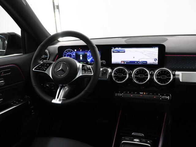 Mercedes-Benz EQB 250+ Luxury Line 71 kWh | Panoramaschuifdak | Keyless go | Sfeerverlichting | Easypack-achterklep |