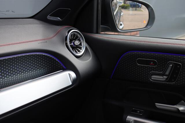 Mercedes-Benz EQB 350 4MATIC AMG Line 71 kWh | Facelift | Distronic | Burmester | Memory | HUD | Trekhaak | Panoramadak | Verwarmd Stuurwiel | Keyless Go | Vario-achterbank |