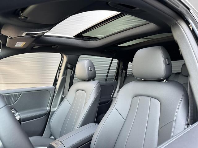 Mercedes-Benz EQB 250+ | Panoramadak | Luxury Line Mercedes-Benz EQB 250+ Luxury Line | Panoramadak | Achteruitrijcamera | Stoelverwarming | Sfeerverlichting