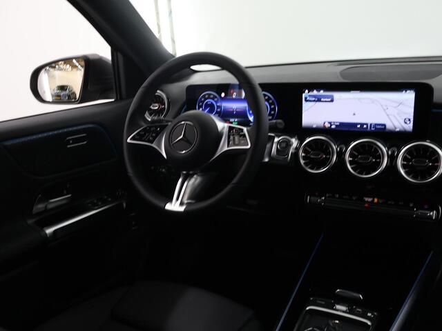 Mercedes-Benz EQB 250+ Luxury Line 71 kWh | Panoramadak | Sfeerverlichting | Stoelverwarming | Parkeercamera | Adaptieve Cruise Control* |