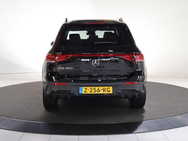Mercedes-Benz EQB 250+ AMG Line 71 kWh | Apple CarPlay | Dodehoekassistent | Multispaaks LMV | Sfeerverlichting | SCM 3 | Night |