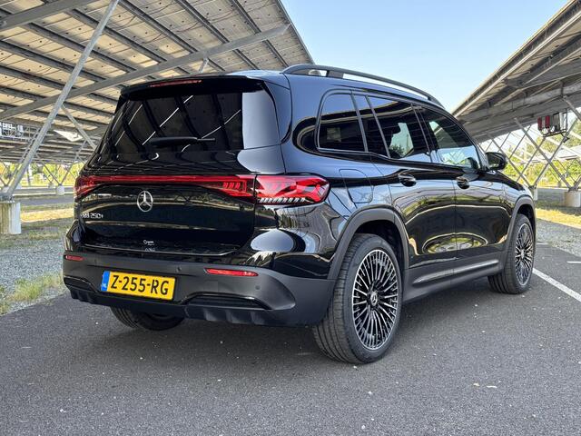 Mercedes-Benz EQB 250+ AMG-line | Night | Apple Carplay | Dodehoek assistent | 20 inch Multispaaks | Sfeerverlichting | Stoelverwarming | Elektrische Achterklep |