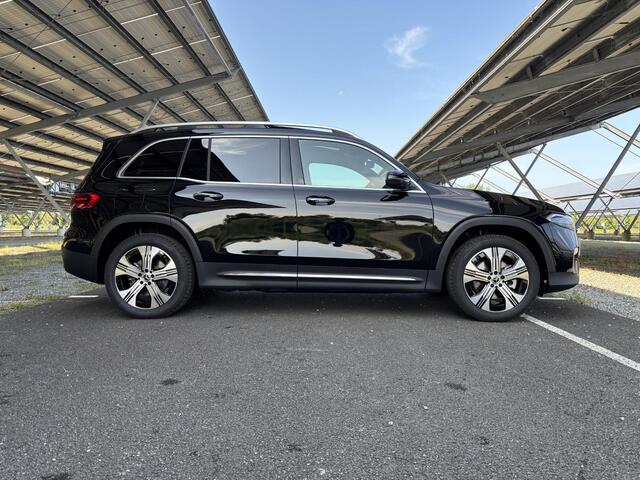 Mercedes-Benz EQB 250+ Luxury Line | Panoramadak | Winterpakket | Memory Stoelen | Keyless Go | Sfeerverlichting | Getint Glas | Apple Carplay |