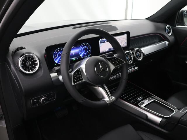 Mercedes-Benz EQB 250+ Luxury Line 71 kWh | Panoramaschuifdak | Stoelverwarming | Parktronic | Premium pakket |