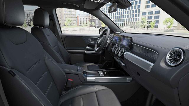 Mercedes-Benz EQB 250+ AMG Line 71 kWh | Panoramadak | Leder | Memory pakket | Elektrische achterklep |