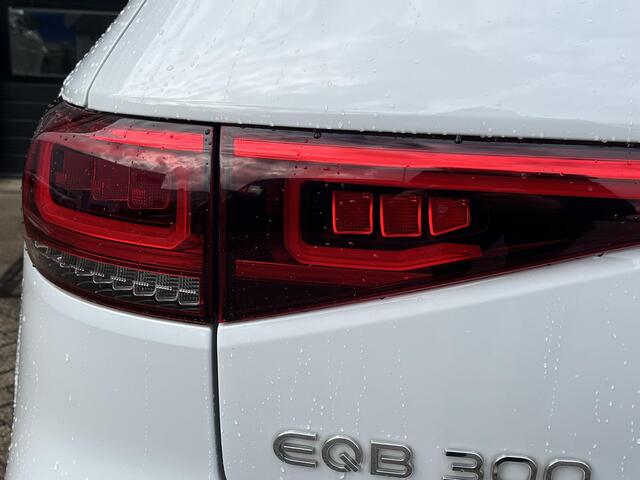 Mercedes-Benz EQB 300 4MATIC AMG Line 67 kWh