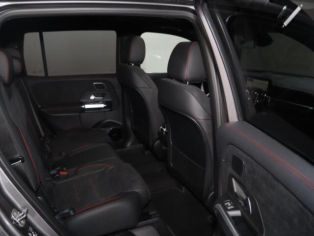 Mercedes-Benz EQB 250+ Business Solution AMG 71 kWh | Panoramaschuifdak | Dodehoekassistent | Led-Koplampen | Head-Up | Burmester |