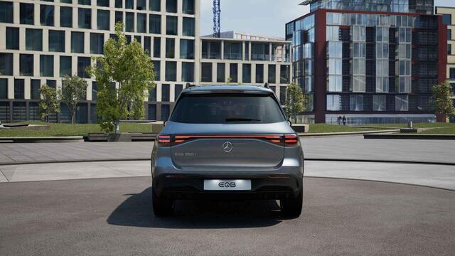 Mercedes-Benz EQB 250+ Business Solution AMG 71 kWh | Night | Panoramadak | Burmester | Memory stoelen | 360 camera | Sfeerverlichting |