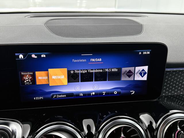 Mercedes-Benz EQB 250+ Business Solution 71 kWh | Stoelverwarming | Parkeerpakket met achteruitrijcamera | Sfeerverlichting | Sierdelen in Star Pattern | EASY PACK achterklep |