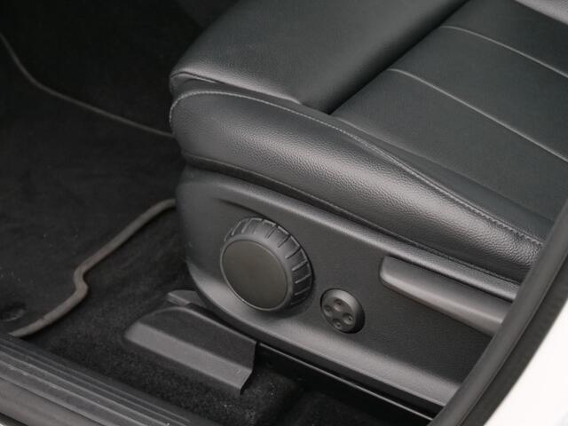 Mercedes-Benz EQB 300 4MATIC AMG Line 7p. 67 kWh Automaat Panoramadak / 19Inch / Led / Stoelverwarming / SOH 96,7%