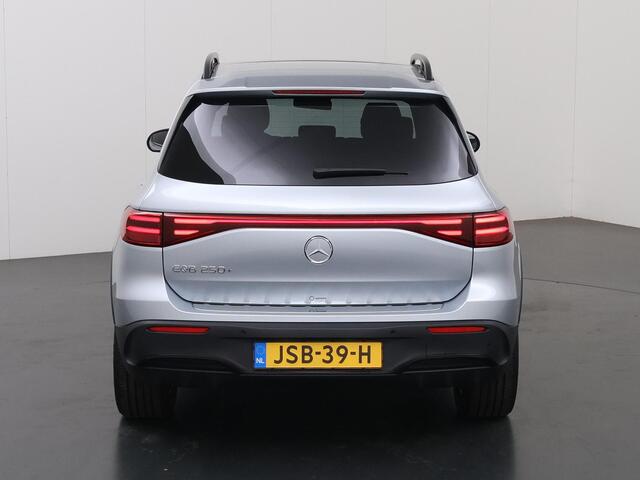 Mercedes-Benz EQB 250+ Business Solution AMG 71 kWh | Panoramaschuifdak | Dodehoekassistent | Led-Koplampen | Head-Up | Burmester |