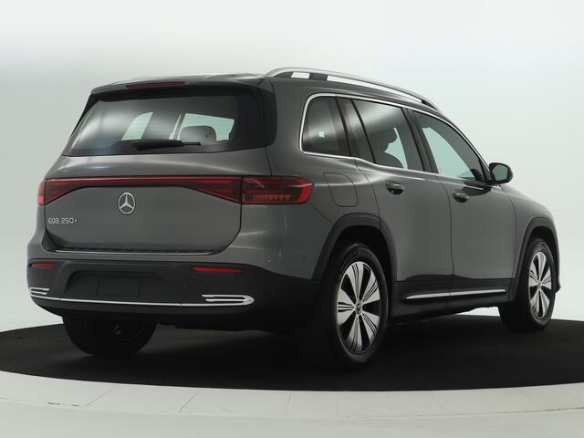 Mercedes-Benz EQB 250+ Business Solution 71 kWh | Parkeerpakket met achteruitrijcamera | EASY PACK achterklep | Verwarmde stoelen vooraan | Extra USB-poorten | Sfeerverlichting | Zitcomfortpakket | Licht- en zicht pakket |