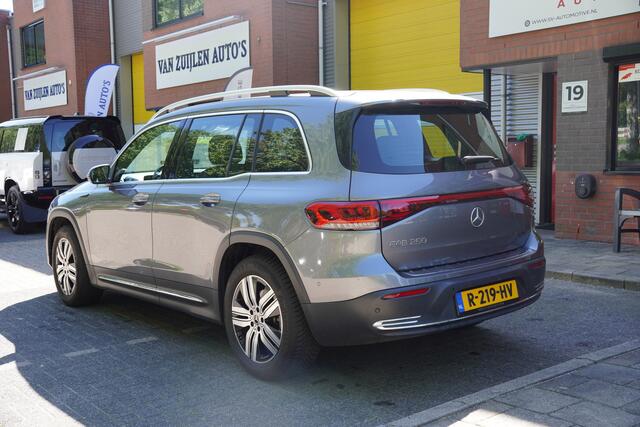 Mercedes-Benz EQB 250+ Luxury Line / Camera / Stoelverwarming / Comforstoel