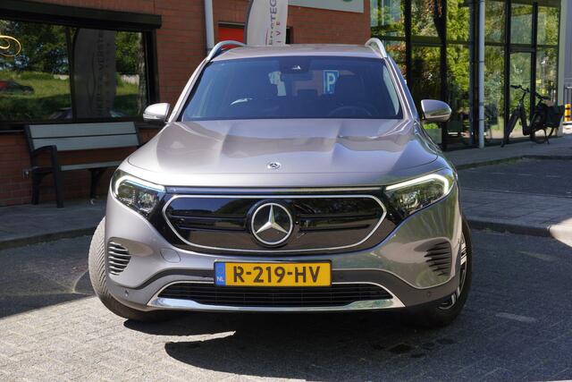 Mercedes-Benz EQB 250+ Luxury Line / Camera / Stoelverwarming / Comforstoel