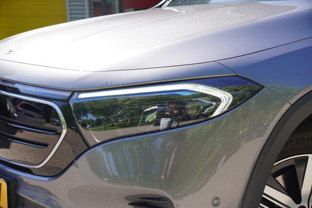 Mercedes-Benz EQB 250+ Luxury Line / Camera / Stoelverwarming / Comforstoel