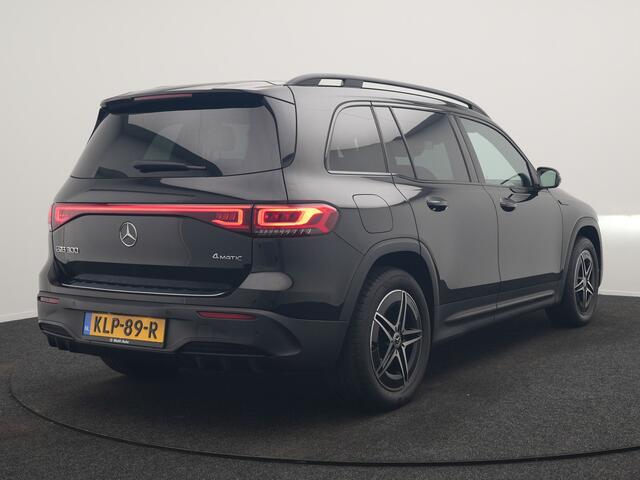 Mercedes-Benz EQB 300 4MATIC AMG Line 69,7 kWh 228pk Dealer O.H. | Trekhaak Af Fabriek | Camera | MBUX Widescreen Navi | Alcantara Sportstoelen Verwarmd | Sfeerverlichting | Night Pakket | Cruise Control | Virtual | DAB |