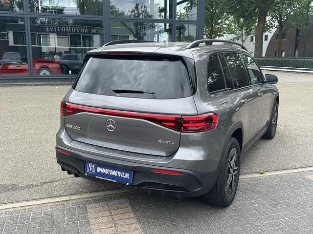 Mercedes-Benz EQB EQB 300 4Matic (243.609) SOH 100% | AMG | NIGHT | 7 PERSOONS | ACHTERUITRIJ CAMERA | RIJKLAAR | ELEK. ACHTERKLEP| ADAPTIVE CRUISE|
