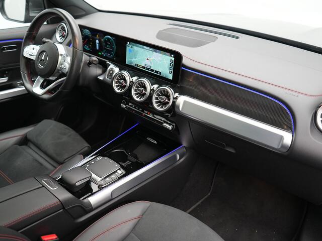 Mercedes-Benz EQB 350 4MATIC AMG Line 70 kWh 293pk Dealer O.H | Panodak | Camera | Alcantara Sportstoelen Verwarmd | Cruise Control | Apple Carplay | Virtual | Navigatie | DAB | 18"L.M |