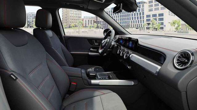 Mercedes-Benz EQB 300 4MATIC AMG Line 67 kWh | Premium pakket | Panoramadak | Apple carplay | Sfeerverlichting | Led Koplampen |