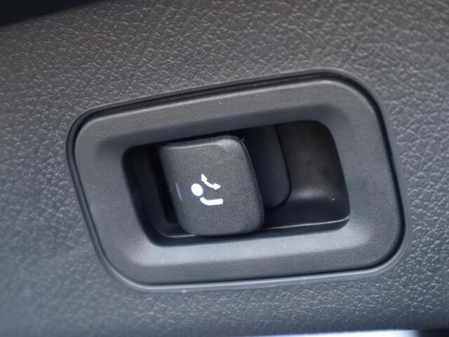 Mercedes-Benz EQB 250+ Essential Line 71 kWh l Trekhaak l Stoelverwarming l Achteruitrij camera