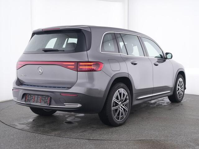 Mercedes-Benz EQB 250+ Business Line 71 kWh | 19 Inch AMG velgen | Parkeerpakket met achteruitrijcamera | Stuur en Stoelverwarming | Sfeerverlichting. Inclusief 24 maanden Mercedes-Benz Certified garantie voor Europa.