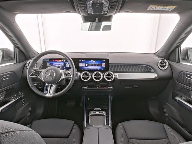 Mercedes-Benz EQB 250+ Business Line 71 kWh | 19 Inch AMG velgen | Parkeerpakket met achteruitrijcamera | Stuur en Stoelverwarming | Sfeerverlichting. Inclusief 24 maanden Mercedes-Benz Certified garantie voor Europa.