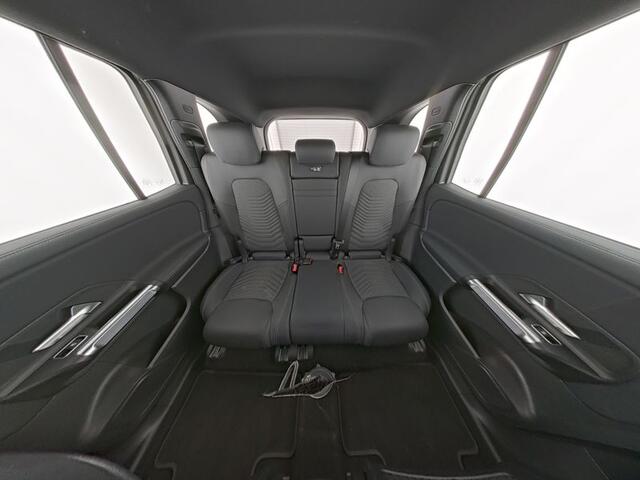 Mercedes-Benz EQB 250+ Business Line 71 kWh | 19 Inch AMG velgen | Parkeerpakket met achteruitrijcamera | Stuur en Stoelverwarming | Sfeerverlichting. Inclusief 24 maanden Mercedes-Benz Certified garantie voor Europa.