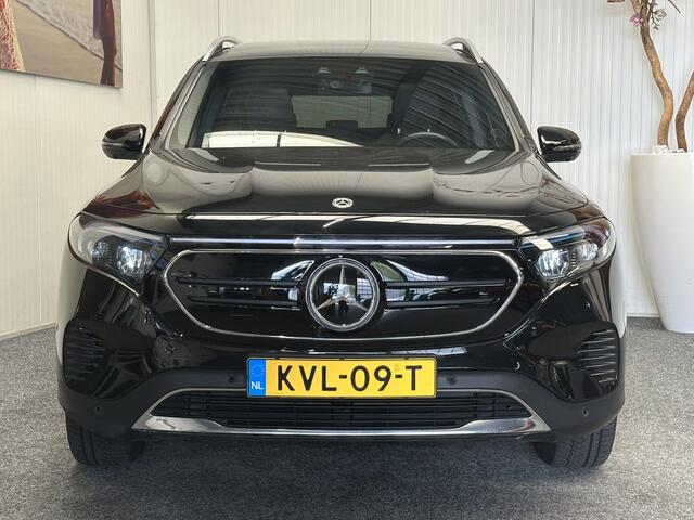Mercedes-Benz EQB 300 4MATIC AMG LINE 67 KWH ADAPTIVE CRUISE CONTROL 360 CAMERA NAVIGATIE GLAZEN PANORAMA SCHUIF/KANTELDAK RIJSTROOKSENSOREN DODEHOEKSENSOREN KEYLESS GO. ZEER MOOI !!