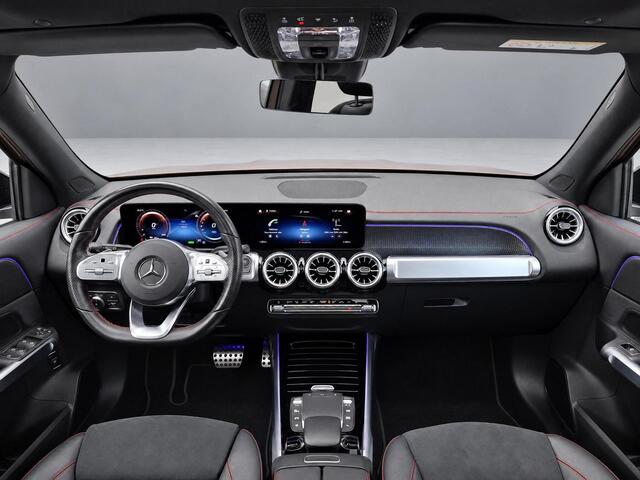 Mercedes-Benz EQB 250 AMG Line 67 kWh | Panoramadak | Night Pakket | Achteruitrijcamera | Stoelverwarming | Sfeerverlichting | Advanced Sound System | Keyless-GO | Elektrisch Bedienbare Achterklep