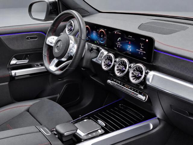 Mercedes-Benz EQB 250 AMG Line 67 kWh | Panoramadak | Night Pakket | Achteruitrijcamera | Stoelverwarming | Sfeerverlichting | Advanced Sound System | Keyless-GO | Elektrisch Bedienbare Achterklep