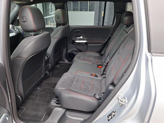 Mercedes-Benz EQB 250+ Business Solution AMG 71 kWh | Panoramadak | Night Pakket | Burmester Surround | 360° Camera | Head-up Display | Elektrisch Verstelbare Stoelen + Memory | Apple CarPlay | Android Auto