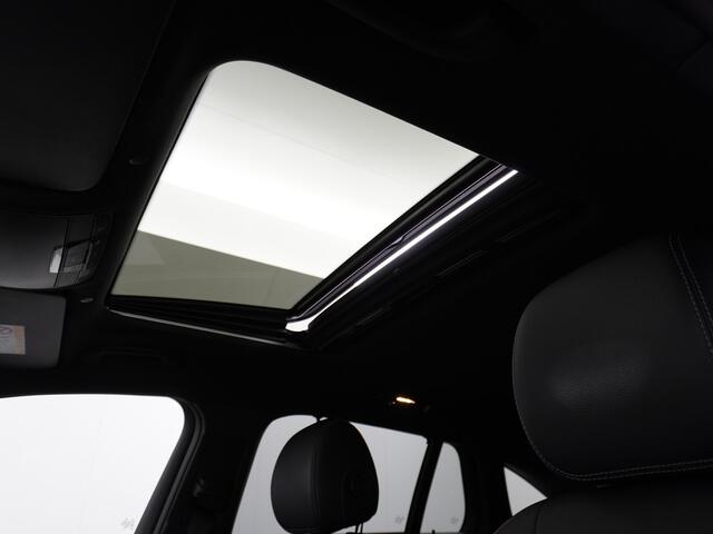 Mercedes-Benz EQC 400 80kWh 4MATIC 408pk 706Nm Leder Burmester High Matrix Led Luchtvering EL.A.Klep Auto-Pilot Park-Assist Adaptive-Led 360°Camera Navi Schuif/Hefdak WiFi-vb Apps Virtual Cockpit WiFi Airbalance pakket Distronic-plus Verkeersbord detectie Uitparkeer waarsc