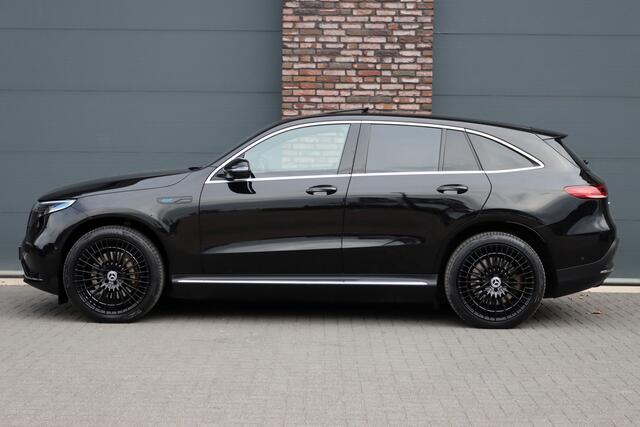 Mercedes-Benz EQC 400 4MATIC AMG Line 80 kWh | ¤33.500,- ex BTW | Schuifdak | Distronic+ | Trekhaak | HUD | Surround Camera | Advanced Sound System | Multibeam LED | Zitcomfortpakket |