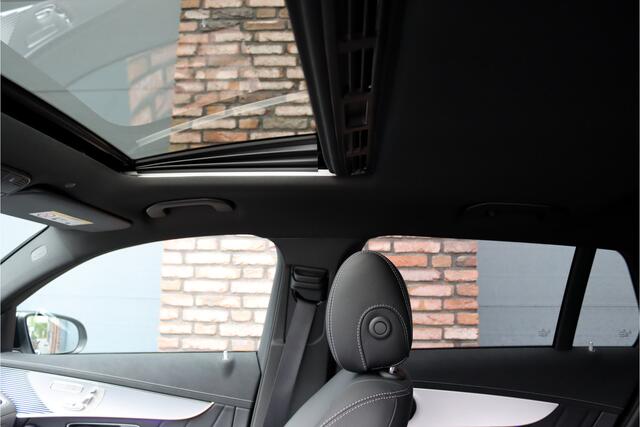 Mercedes-Benz EQC 400 4MATIC AMG Line 80 kWh | 47.500,- Netto | Schuifdak | Distronic+ | Memory | Leder | Trekhaak | Keyless Go | Advanced Sound System | Rijassistentiepakket | Diefstalbeveiligingspakket |