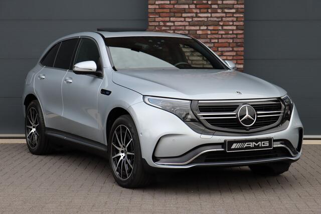 Mercedes-Benz EQC 400 4-MATIC AMG Line 80 kWh | ex BTW ¤ 42.500,- | Schuifdak | Distronic+ | Memory | Massage | Leder | Surround Camera | Stuurverwarming | Head-up Display | Rijassistentiepakket |