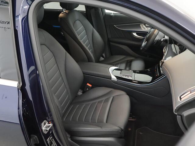 Mercedes-Benz EQC 400 4MATIC Luxury Line 80 kWh | AMG | Distronic | Schuif\kantel dak | Head-up Display | 360 °C Camera | Multibeam | Trekhaak | Sfeerverlichting
