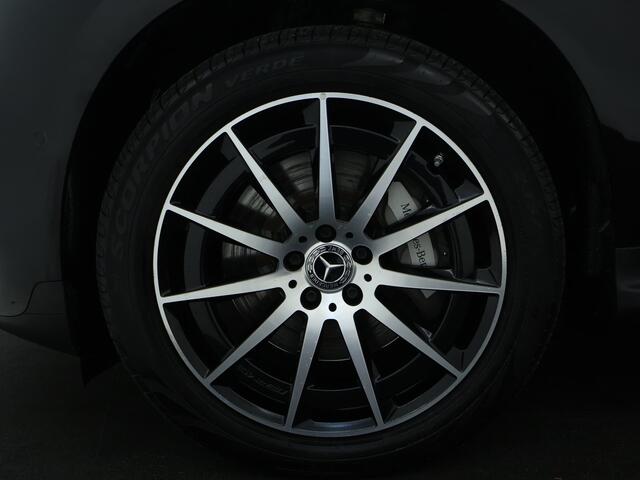 Mercedes-Benz EQC 400 4-MATIC AMG Line 80 kWh | Schuifdak | Memory | 360 gr Camera | Keyless Go | Alarm| Tredeplanken | Car Play | Inclusief 24 maanden Mercedes-Benz Certified garantie voor Europa.