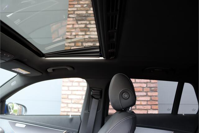 Mercedes-Benz EQC 400 4MATIC AMG Line 80 kWh | ex BTW ¤ 40.500,- netto | Schuifdak | Head-up Display | Surround Camera | Trekhaak | Dodehoekassistent | Advanced Sound System | Stoelverwarming | Sfeerverlichting |