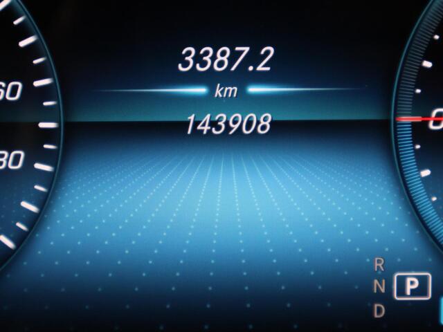 Mercedes-Benz EQC 400 4MATIC Premium Plus 80 kWh | Wide-screen | Schuif-/Kanteldak | Navigatie | 360°camera |