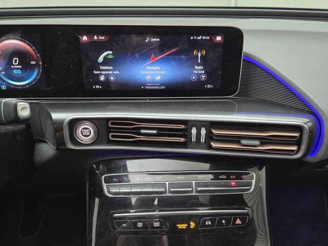 Mercedes-Benz EQC 400 4MATIC Premium Plus 80 kWh | AMG | Pano | Leder |*