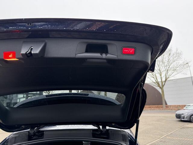 Mercedes-Benz EQC 400 4MATIC Business Solution AMG 80 kWh SOH 97% | SCHUIFDAK | ELEKTRISCHE TREKHAK | CAMERA | MERCEDES DEALER ONDERHOUDEN | AMBILIGHT SFEERVERLICHTING | RIJKLAAR GELEVERD MET 12 MND BOVAG GARANTIE|