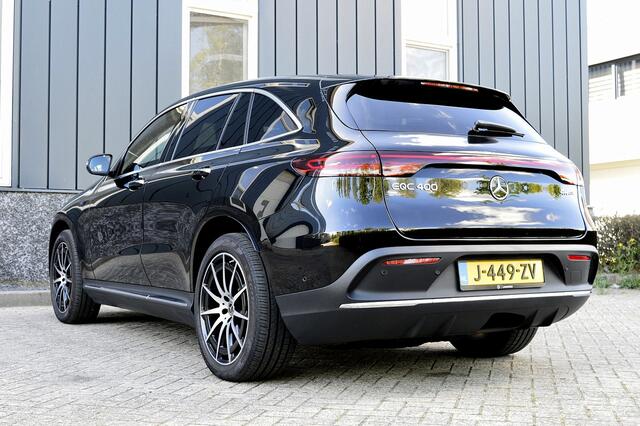 Mercedes-Benz EQC 400 4MATIC Business Solution AMG 80 kWh Rijklaarprijs-Garantie SOH 94.42 Panorama dak Trekhaak Camera Led Sport interieur